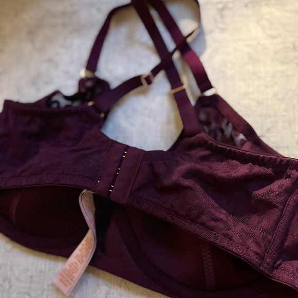 Savage fenty bra🤩 - Picture 3 of 5